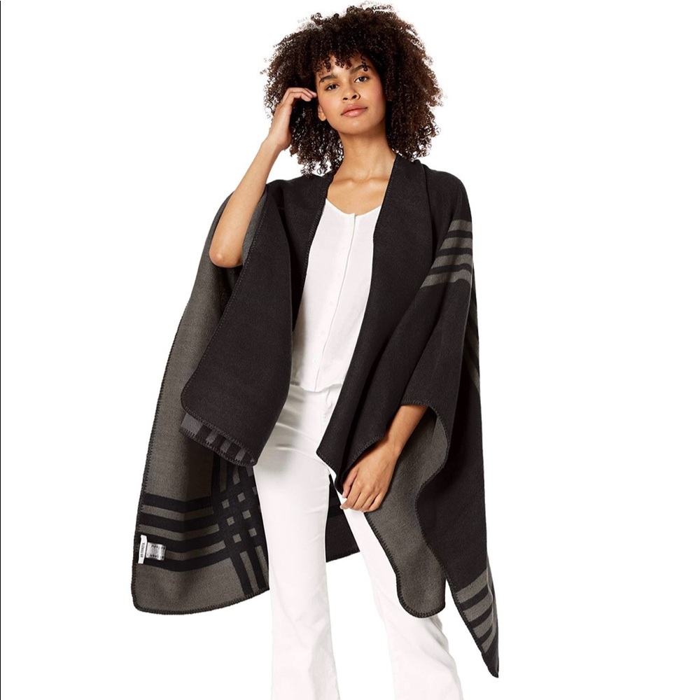NEW this fun and flirty BB Dakota poncho